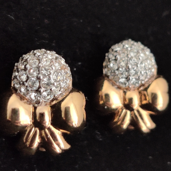 Vintage Nina Ricci Bow Tie Earrings - Picture 2 of 14